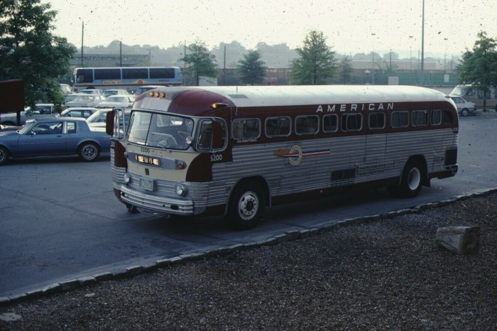 1952 GM American Bus Lines.jpg