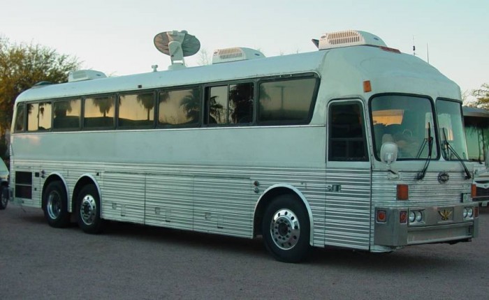 Bus at KOA Apache Junction cropped.jpg